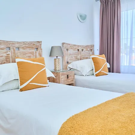 Island Village Вилла *