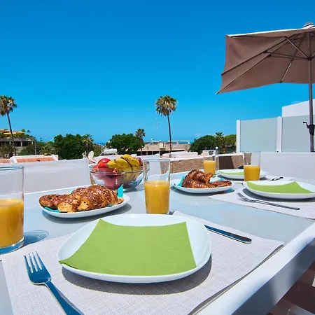 Island Village Вилла Адехе