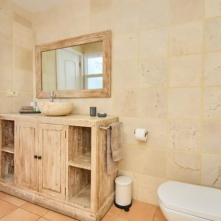 Island Village Вилла Адехе