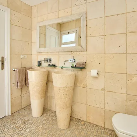 Island Village Вилла