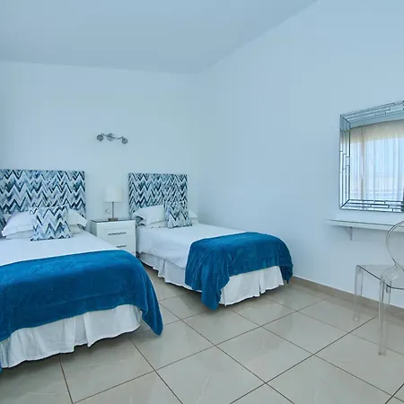 Вилла Island Village *