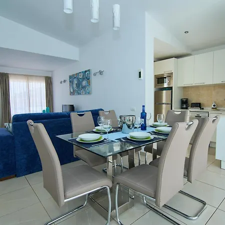 Island Village Вилла